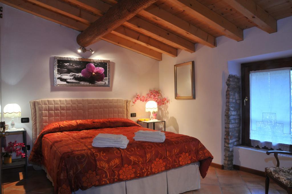 Bed & Breakfast Castello Паденге-суль-Гарда Номер фото
