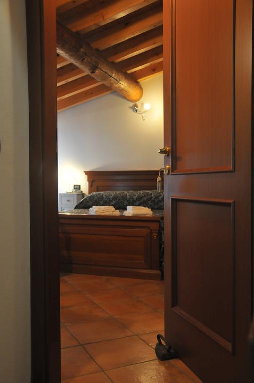 Bed & Breakfast Castello Паденге-суль-Гарда Номер фото